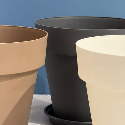 Classic Plastic Plant Pot with Saucer Tray