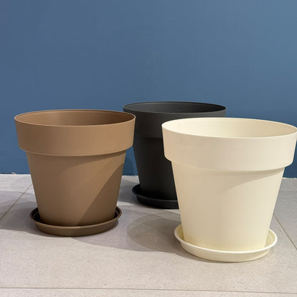 Classic Plastic Plant Pot with Saucer Tray