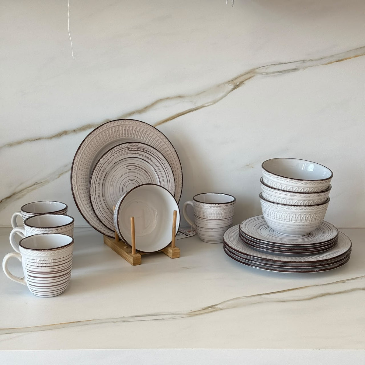 Modern Vintage Ceramic Dinnerware Set - 16 PCS