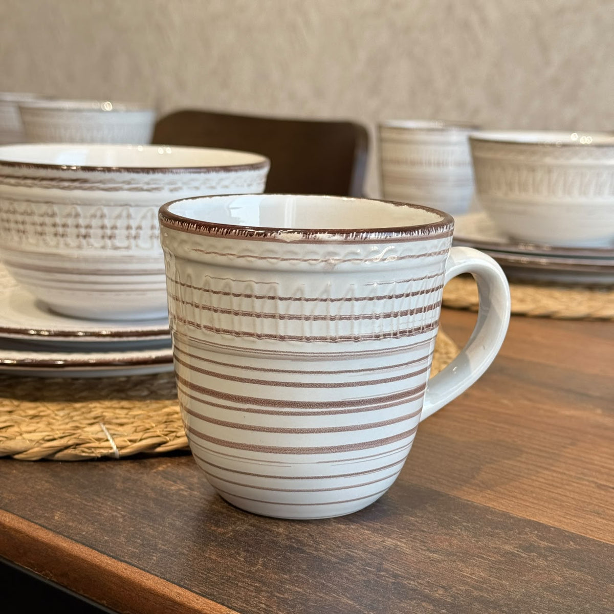 Modern Vintage Ceramic Dinnerware Set - 16 PCS