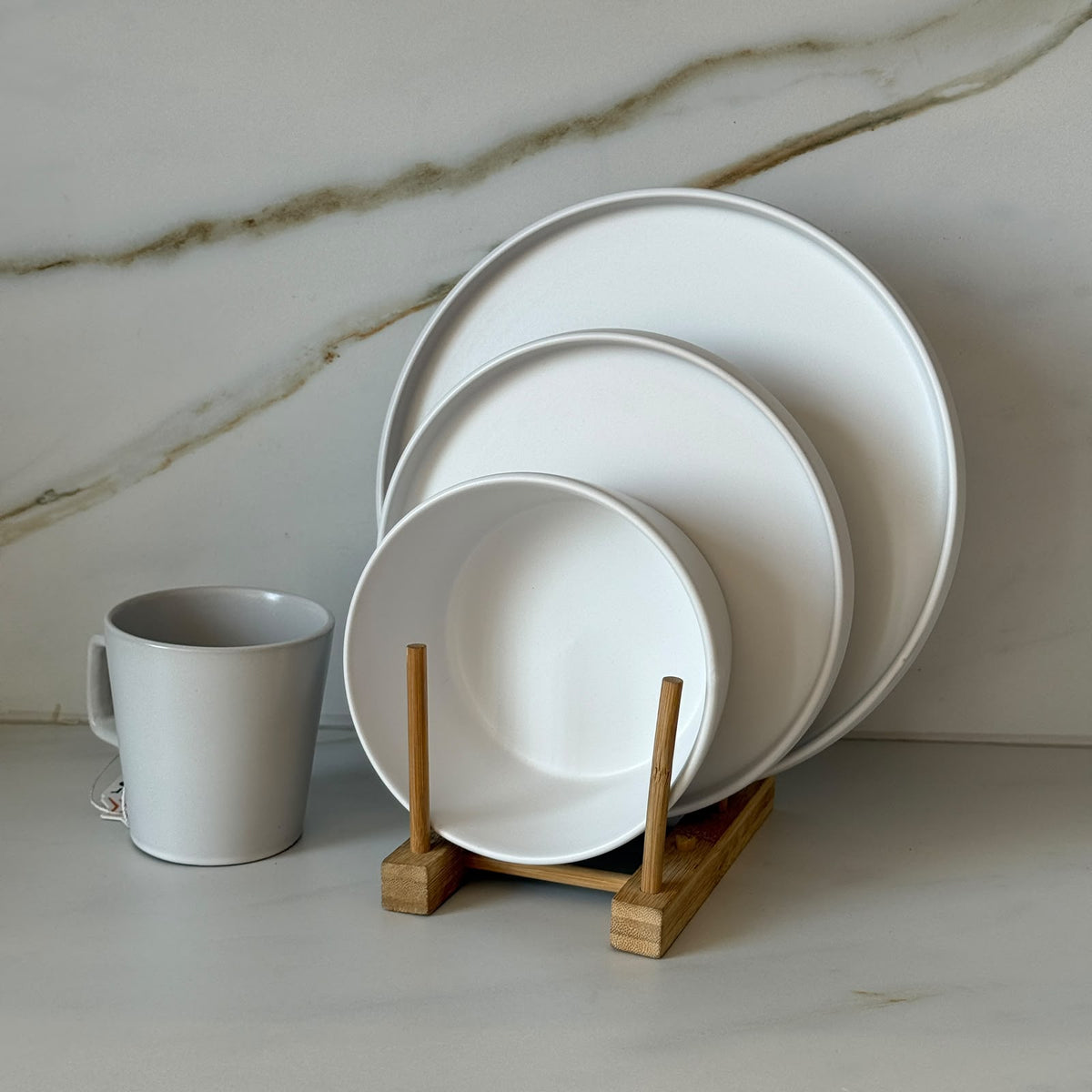 Modern Minimalist Ceramic Dinnerware Set - 16 PCS