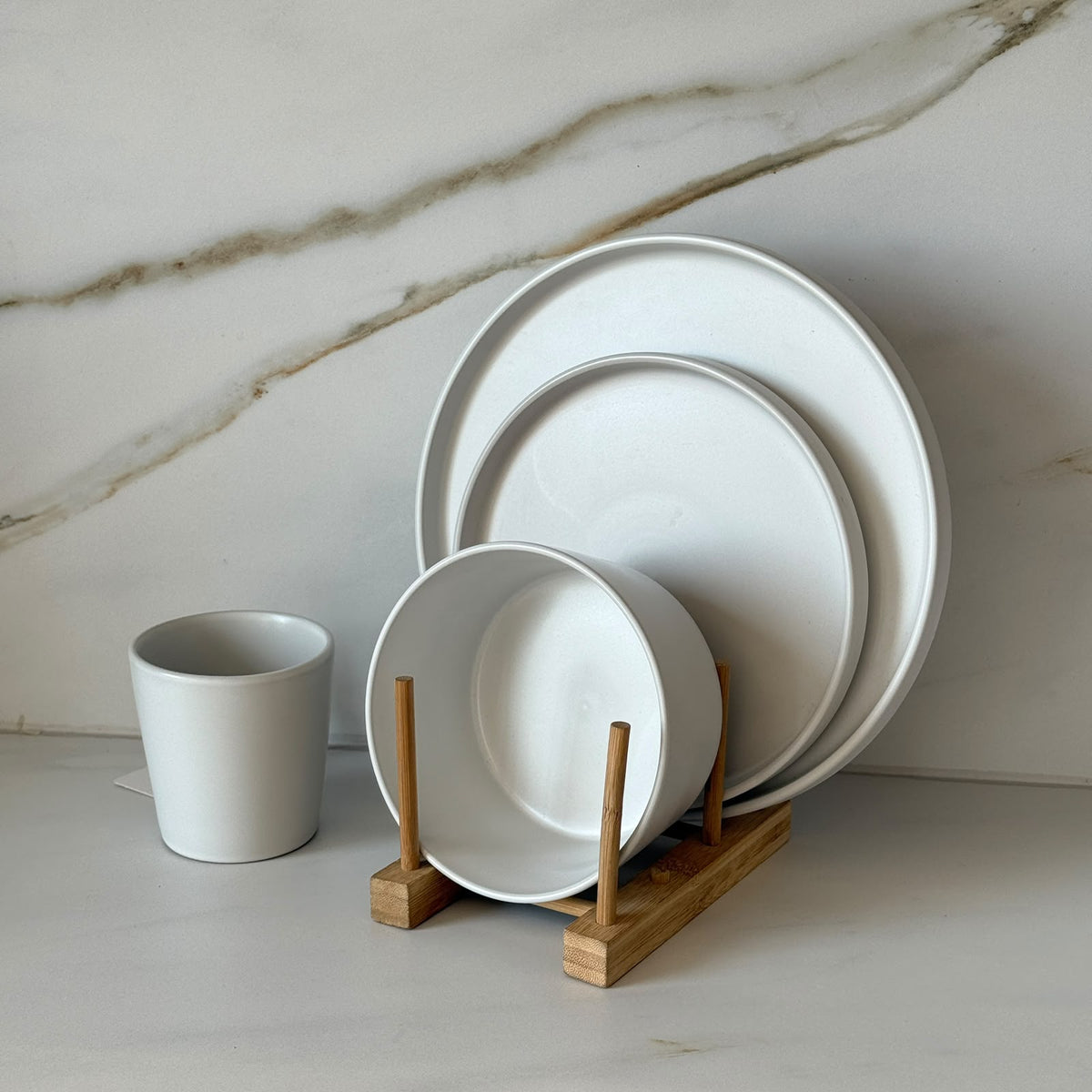 Modern Minimalist Ceramic Dinnerware Set - 16 PCS