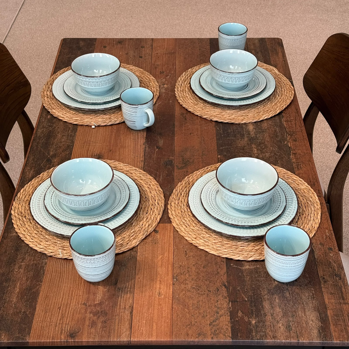 Modern Vintage Ceramic Dinnerware Set - 16 PCS