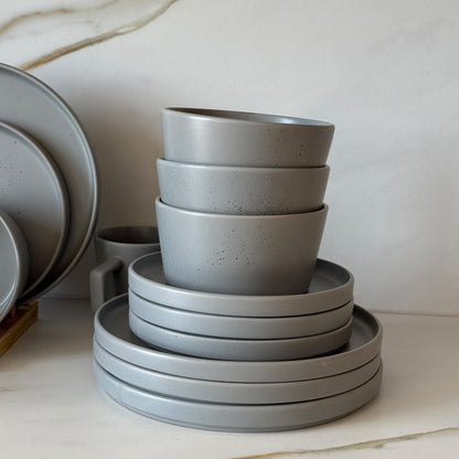 Modern Minimalist Ceramic Dinnerware Set - 16 PCS