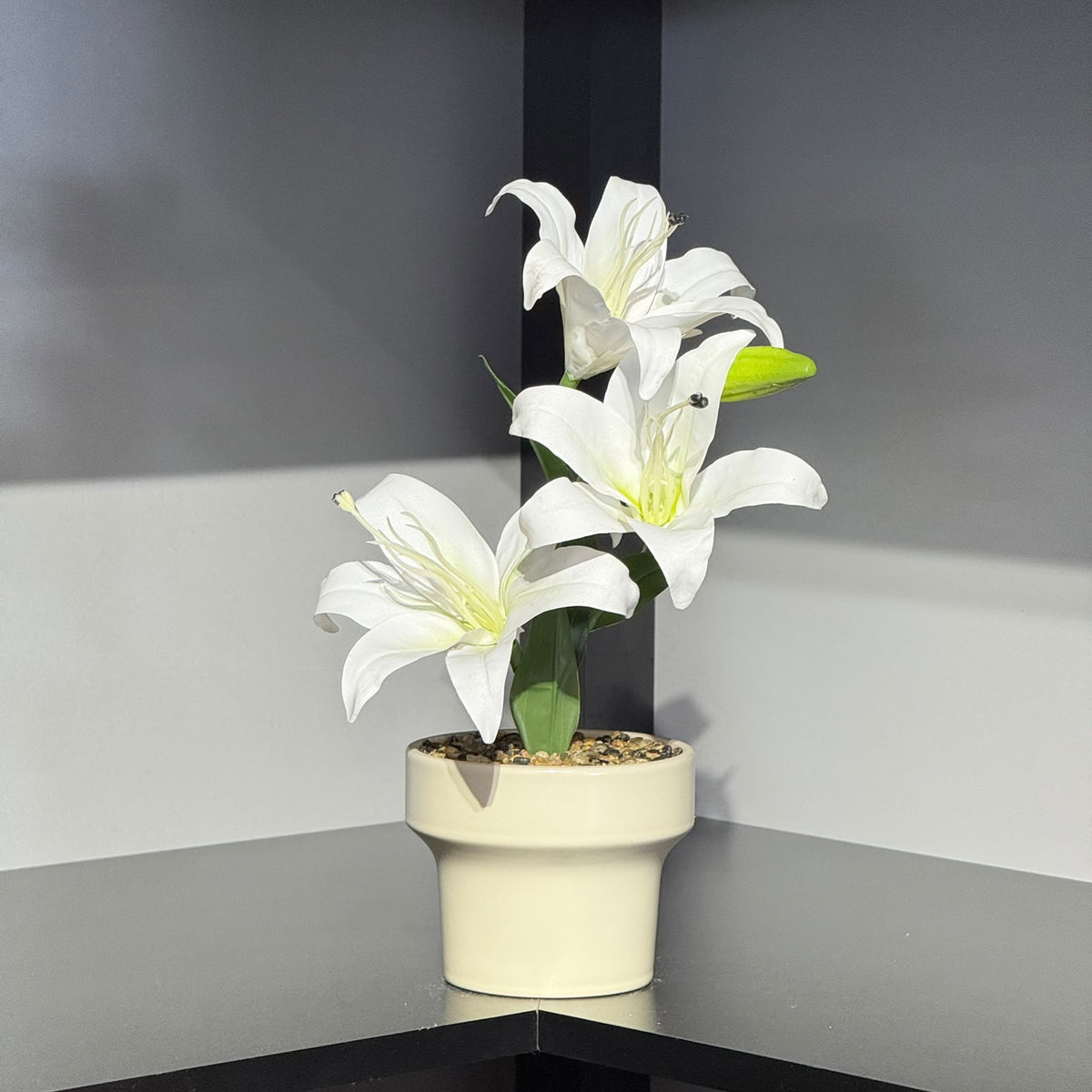 LILY - Luxury Potted Artificial Roses