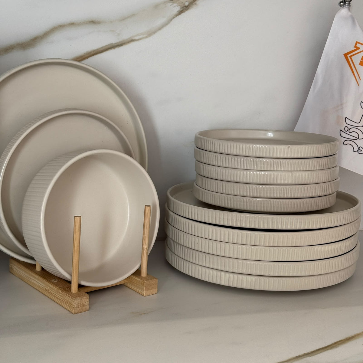 Luxury Modern Ceramic Dinnerware Set - 18 PCS