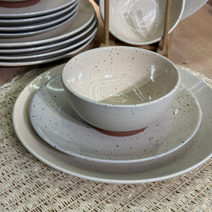 Luxury Ceramic Dinnerware Set - 18 PCS