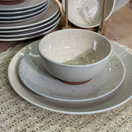 Luxury Ceramic Dinnerware Set - 18 PCS