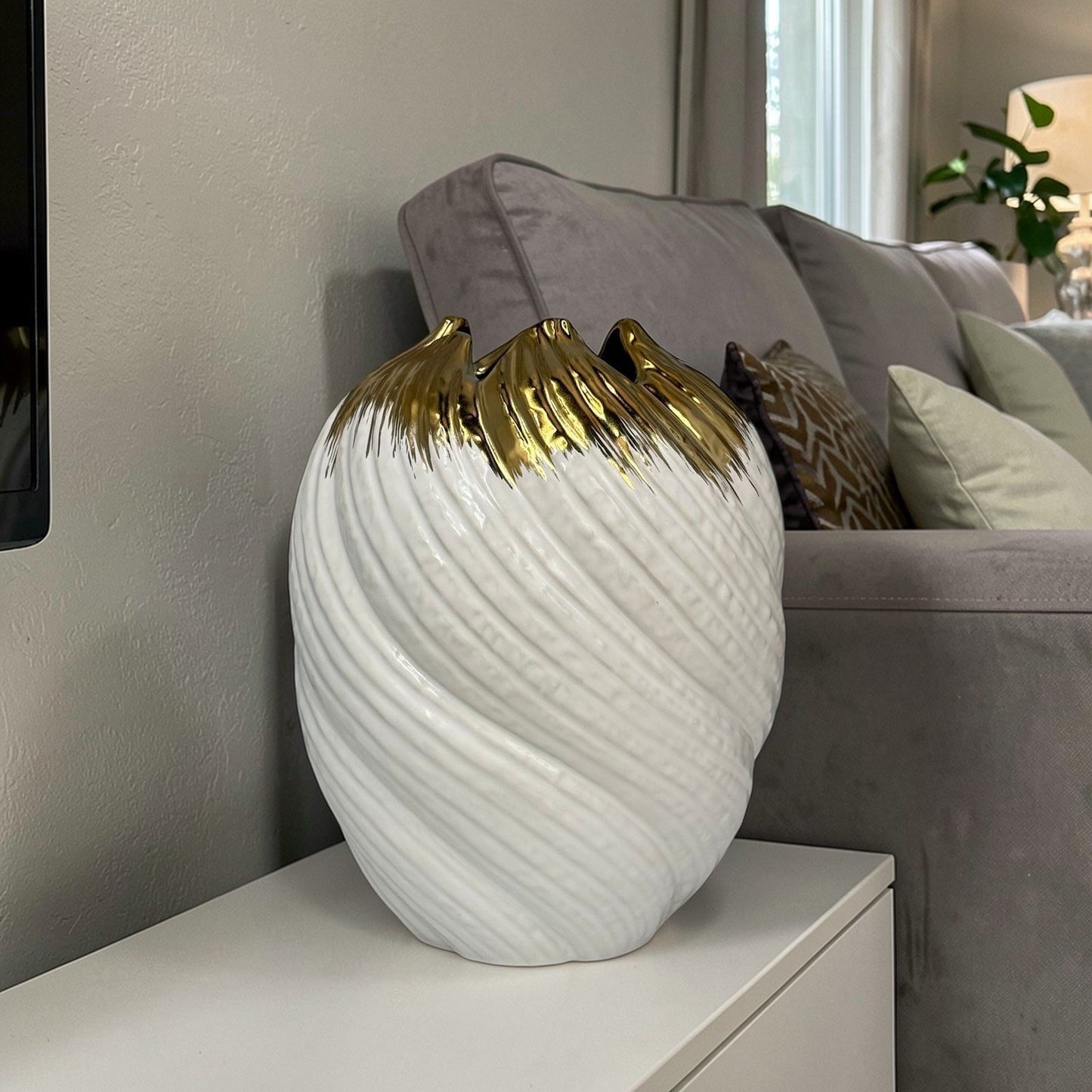 Handcrafted Luxury Ceramic Decorative Vase