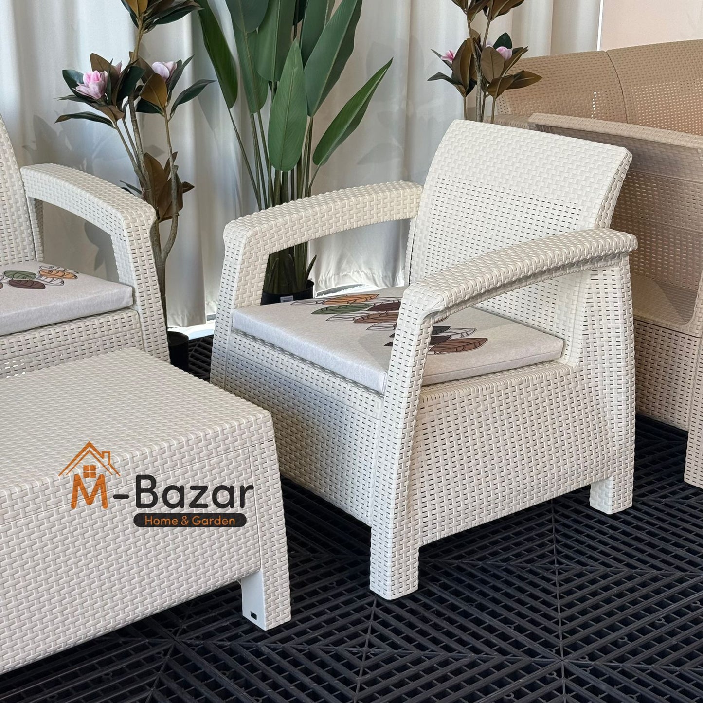 Modern Garden Seating Set - Beige & Decorative Cushion