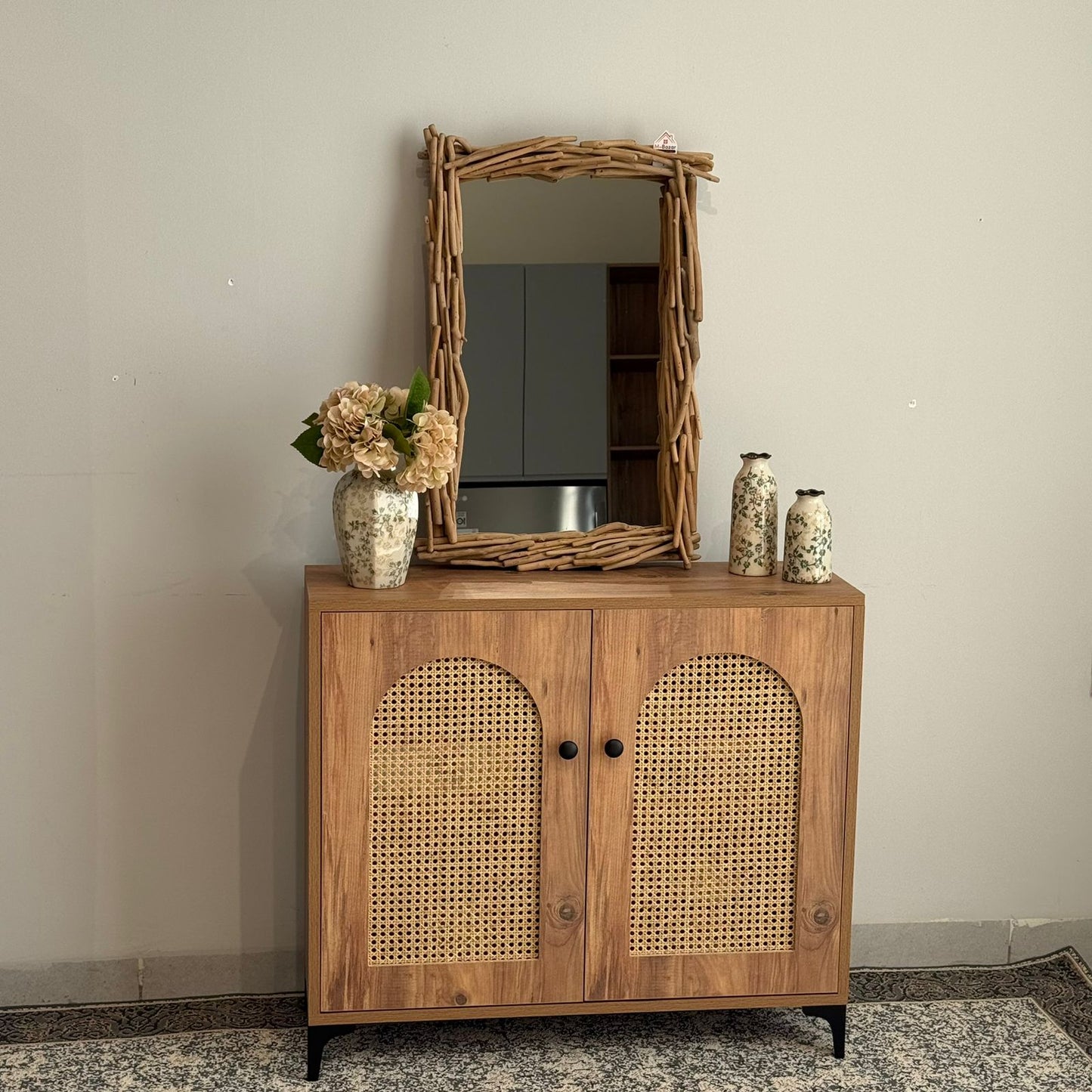 خزانة تخزين متعددة الأغراض من خشب الروطان الطبيعي ببابين وثلاثة أبواب