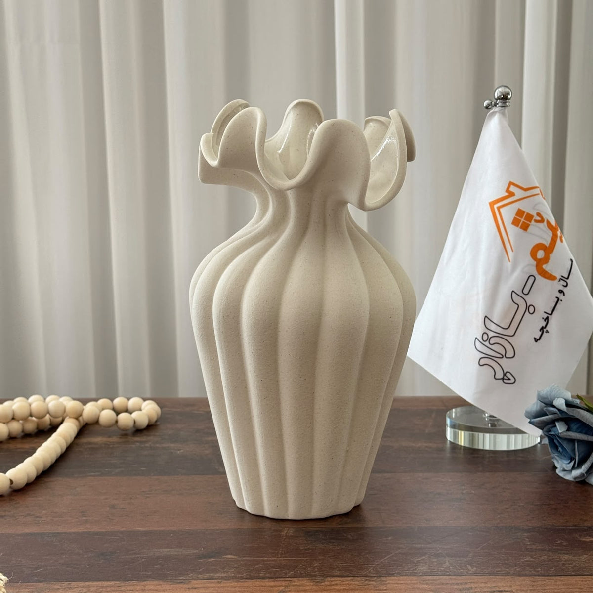 Velora Crest Vases