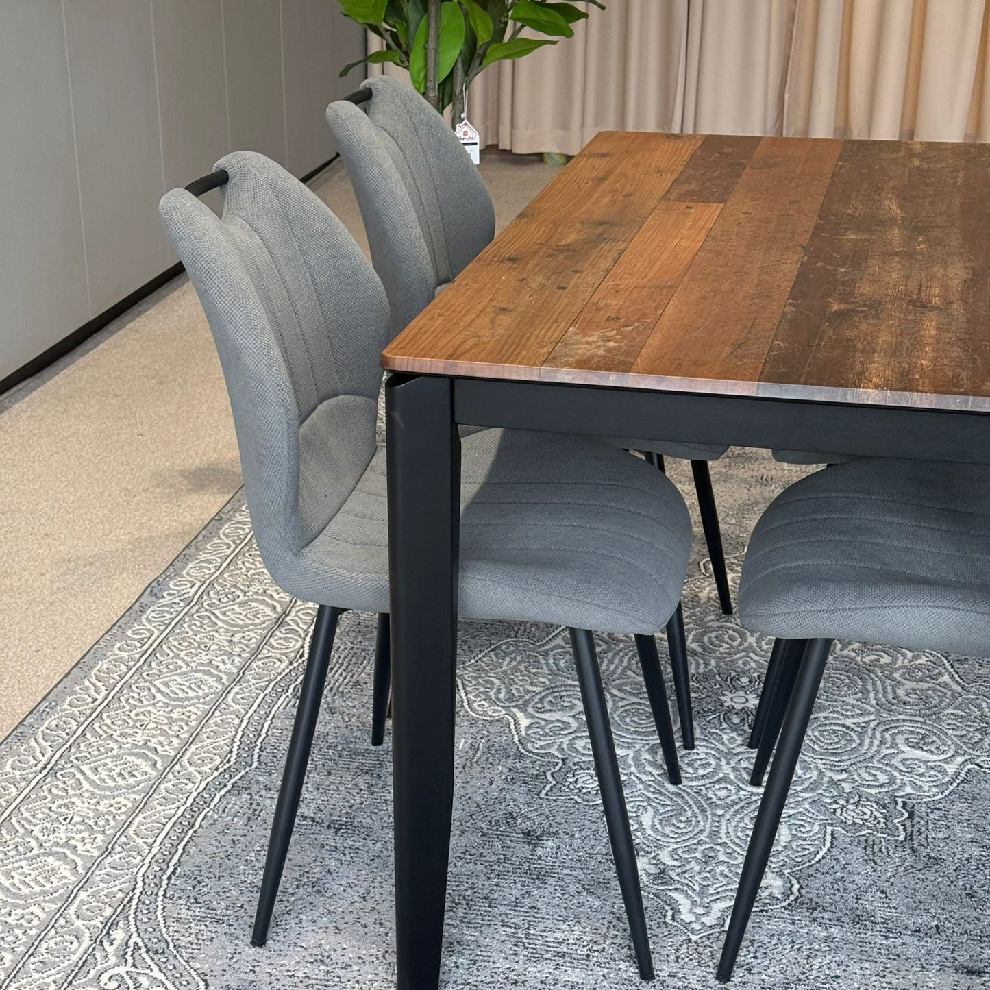 MARQUEE Old Style Table & Roza Modern Chair – Luxury Dining Set