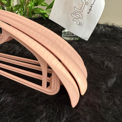 علّاقات ملابس بلاستيكية - طقم من 3 قطع