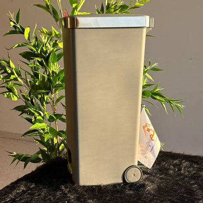 سەبەتەی پاشماوەی پێداڵی تەنک بە تایە