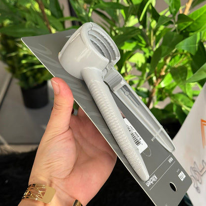 كسارة البندق البلاستيكية المتينة المريحة