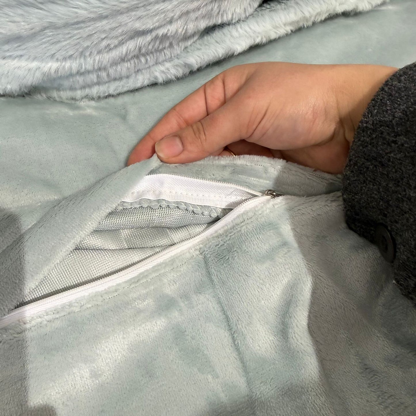 طقم مفروشات فاخر من القطيفة مكون من 4 قطع - ناعم ومريح