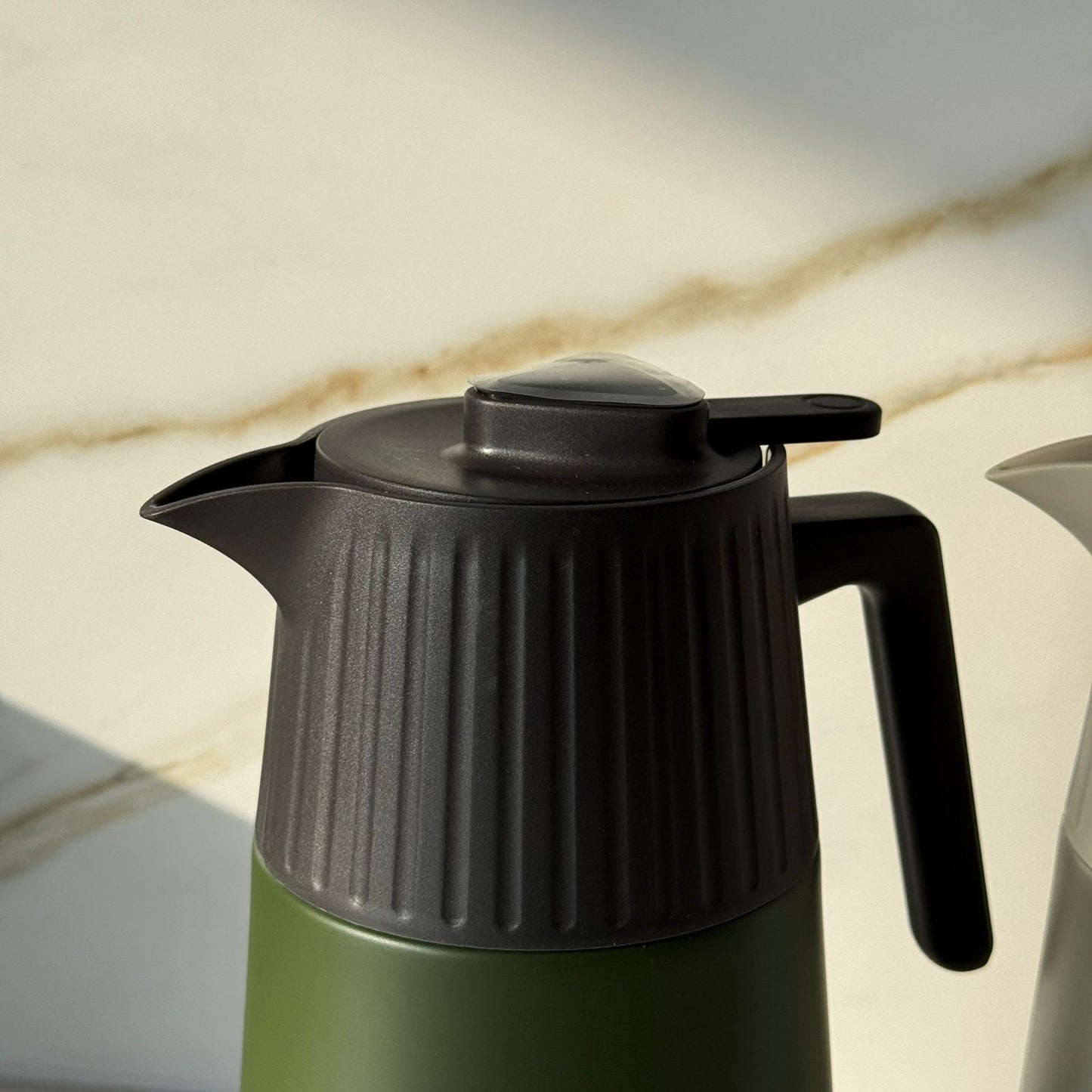 تەرموسی عەزلی نایاب