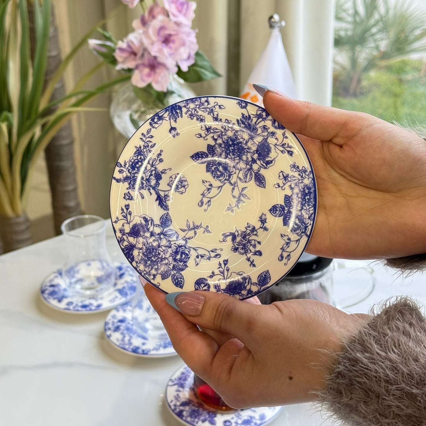 Elegant Blue Floral Saucer Tea Glass Set