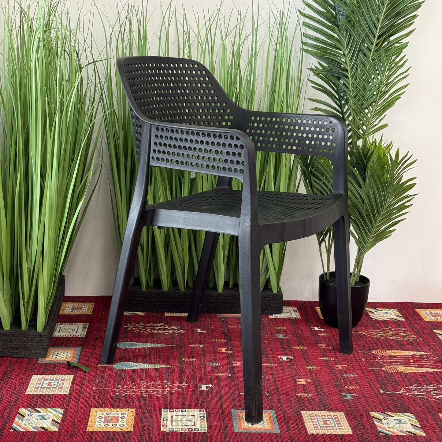 كرسي فيستا لوكس بلاستيك للأماكن الخارجية