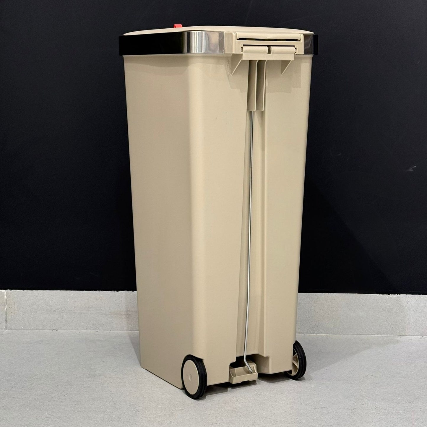 زبڵدانی ناوازە- بە تایە