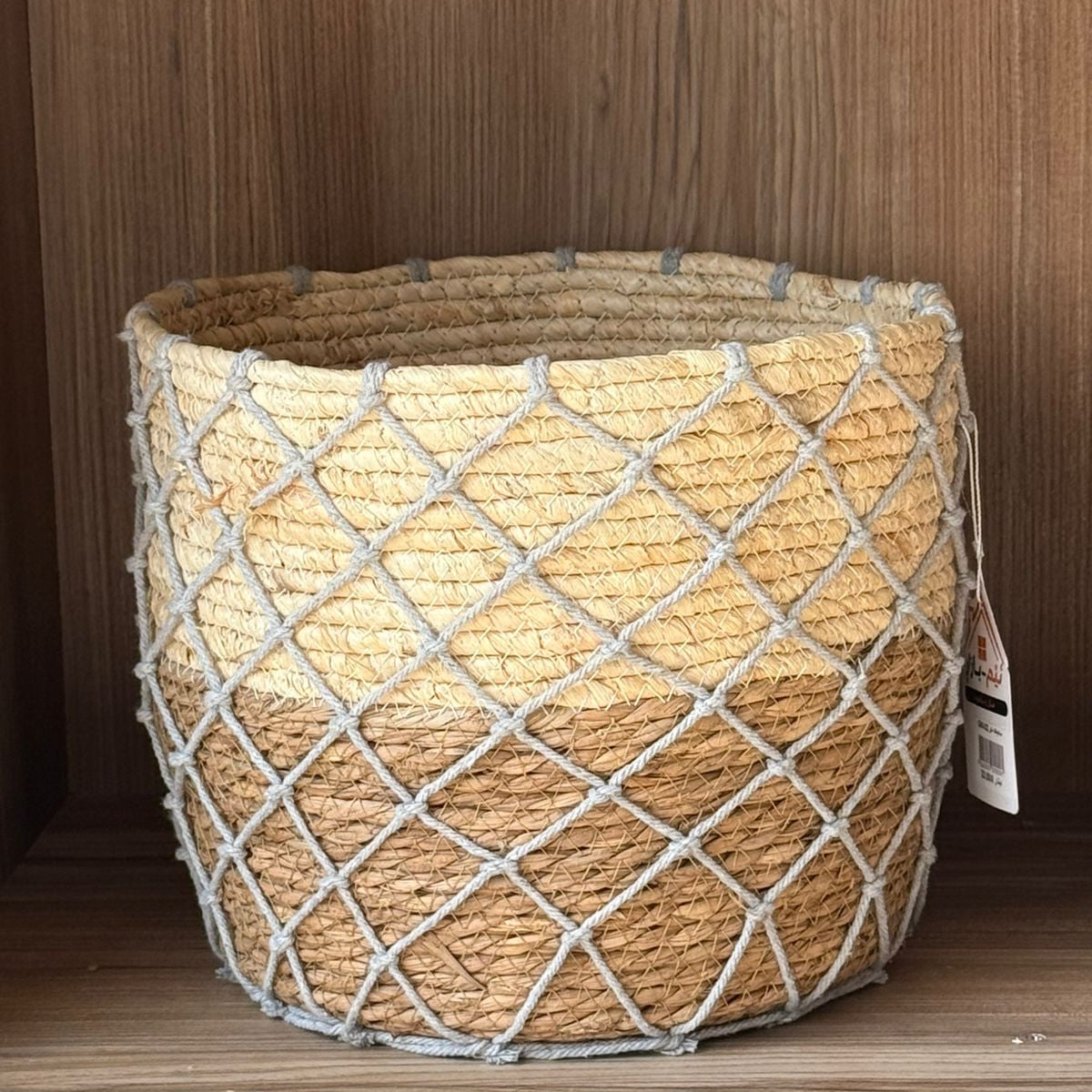 سەبەتەی چنراو بە حەسير و تۆڕی سروشتى