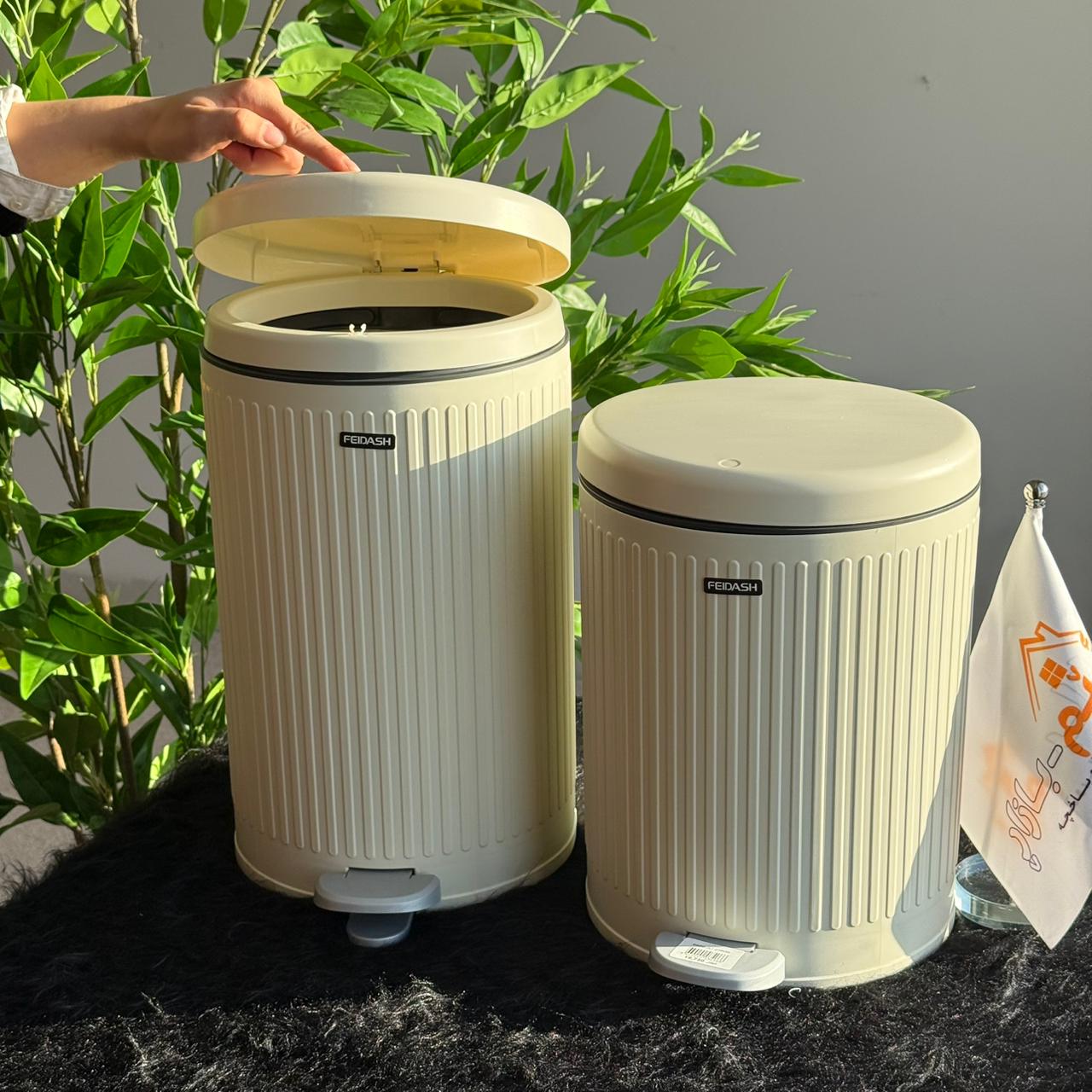 دوو ئەکشن پێداڵی و بنکەی پاشماوە – 2 قەبارە