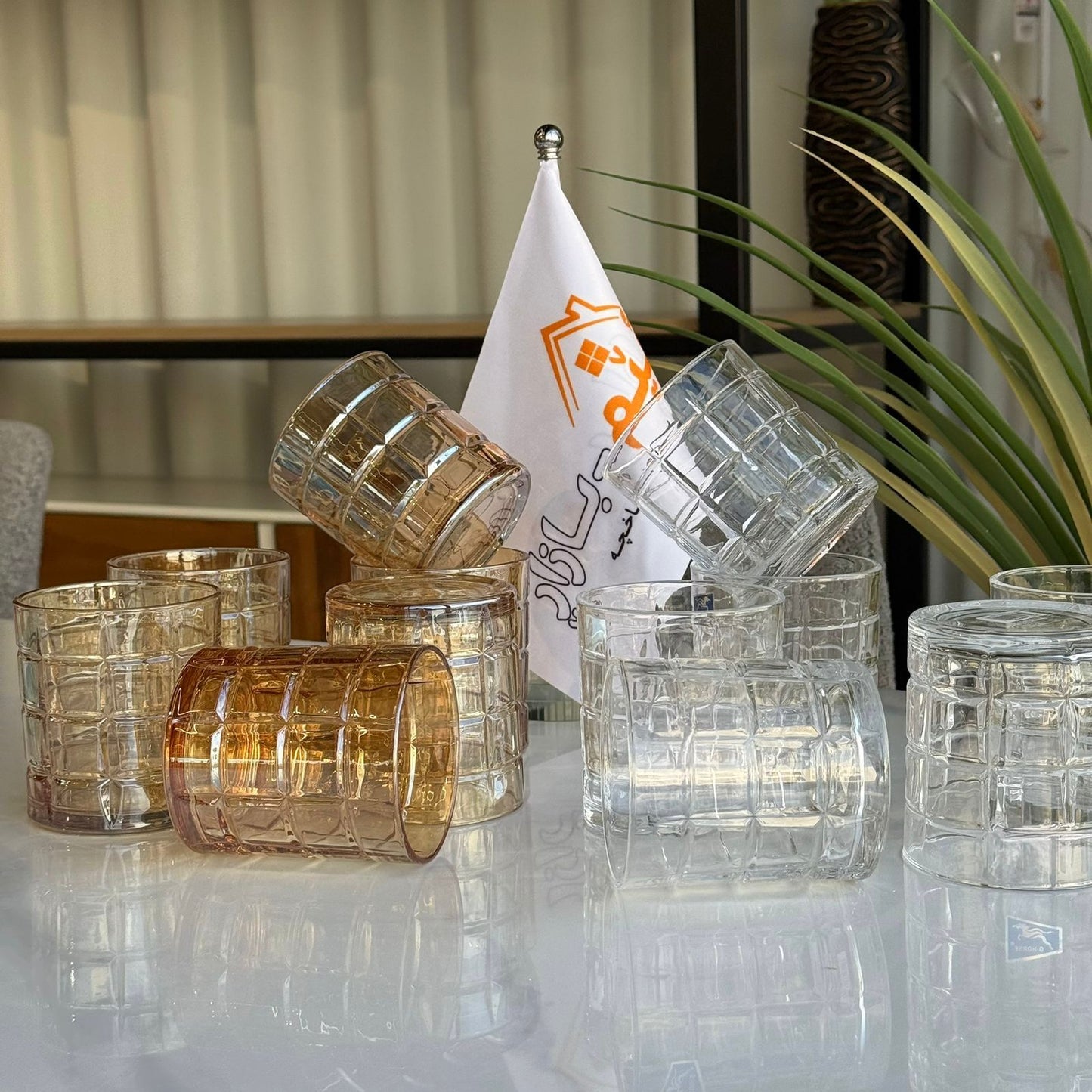 پەرداخی شووشەی شیک و بەهێز - بە دوو ڕەنگ