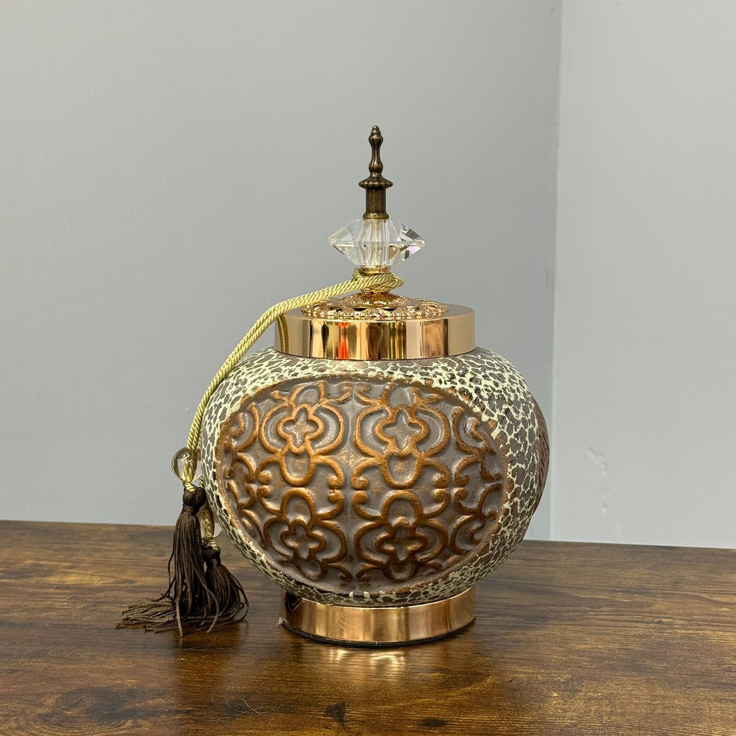 فازات فاخرة مزغرفة ب 3 احجام مختلفة