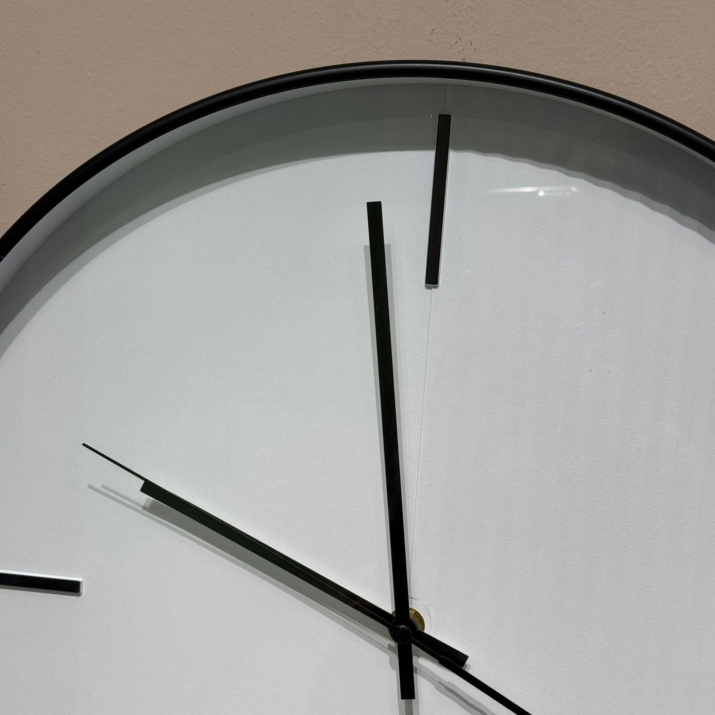 Modern Minimalist Round Wall Clock