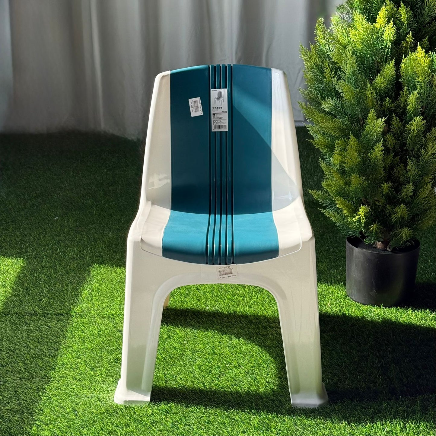 كرسي بلاستيك حديث مخطط منخفض