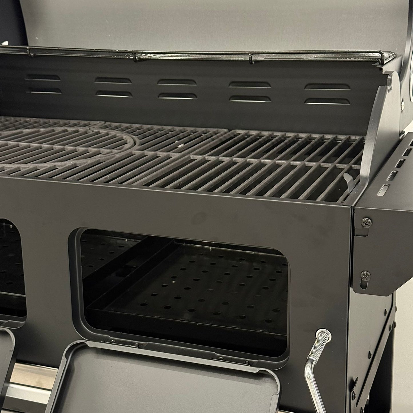 Barbecue Grill with Lid & Removable Round Grill Insert