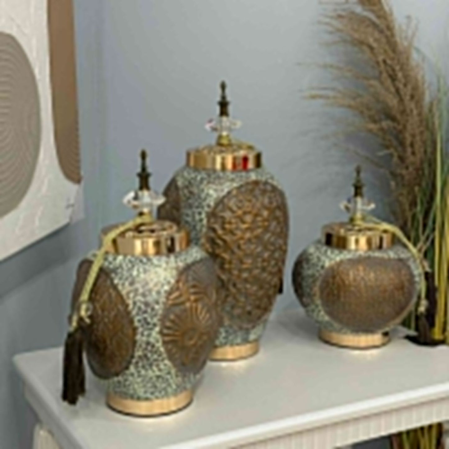 فازات فاخرة مزغرفة ب 3 احجام مختلفة