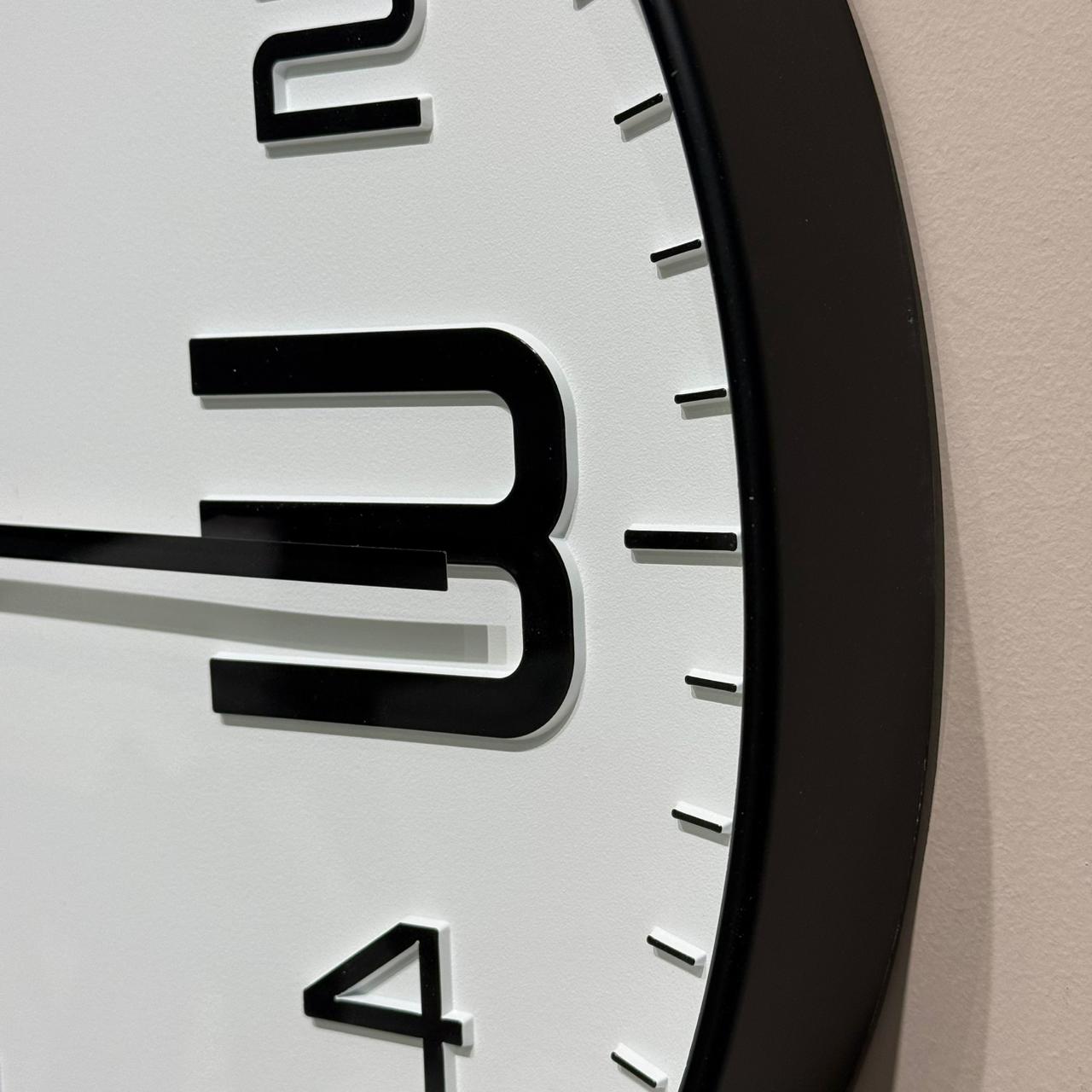 Black & White Round Wall Clock