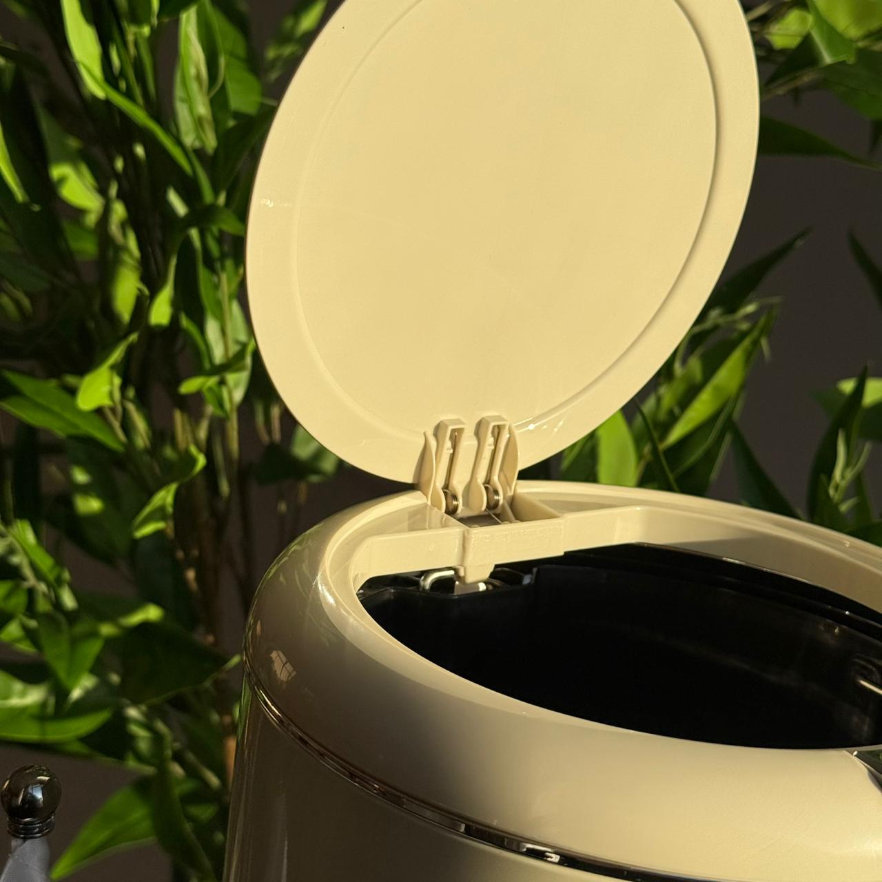 سندوقی پاشماوەی پێداڵی و پەستانی لوکس لوکس