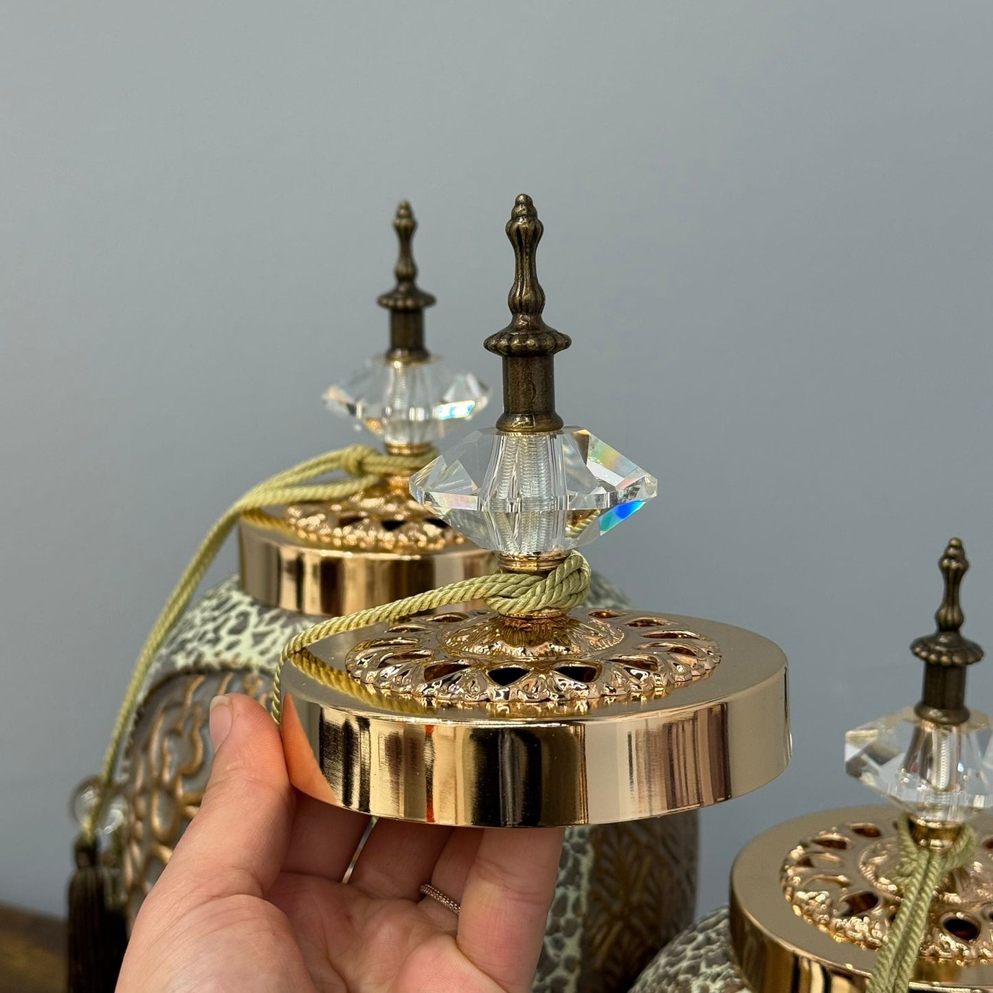 فازات فاخرة مزغرفة ب 3 احجام مختلفة