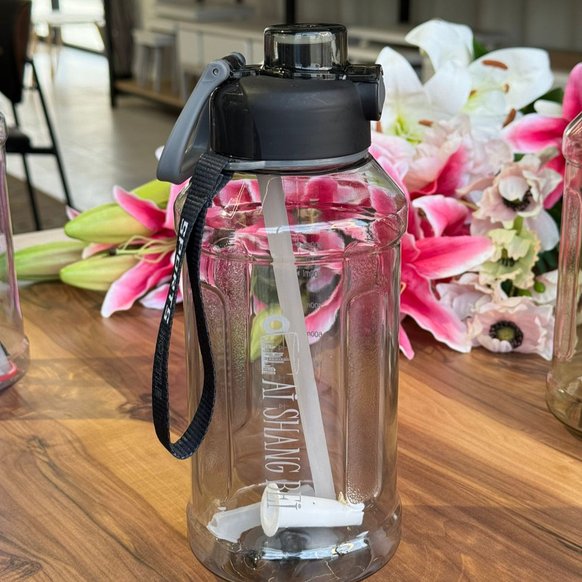 Multi-Color Sport Drinking Bottle With Straw