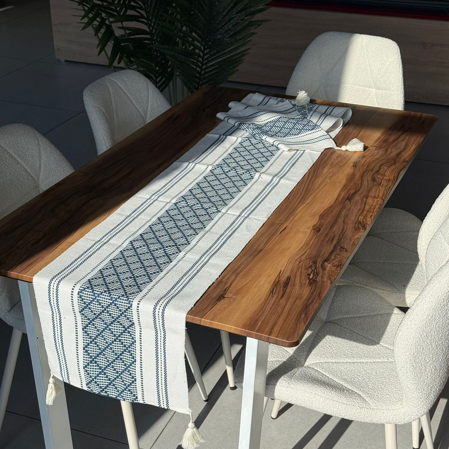 35 × 228 سم ڕاکەری مێزی تووی دیکۆراتی بە وردەکاری تاسڵ