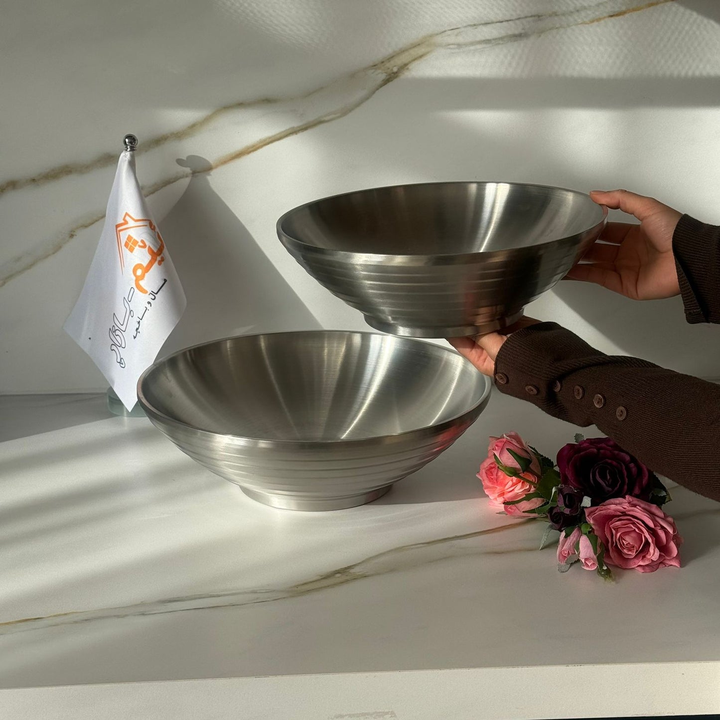  قاپی پێشکەشکردنی پۆڵا ستانلێسی نایاب - بە 2 قەبارە 