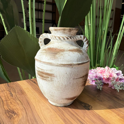 گولدانێکی (ستايلى) کۆن بە دەستگێرێکی ھەڵکێشی
