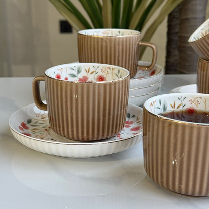 طقم فناجين وصحون قهوة بتصميم أنيق