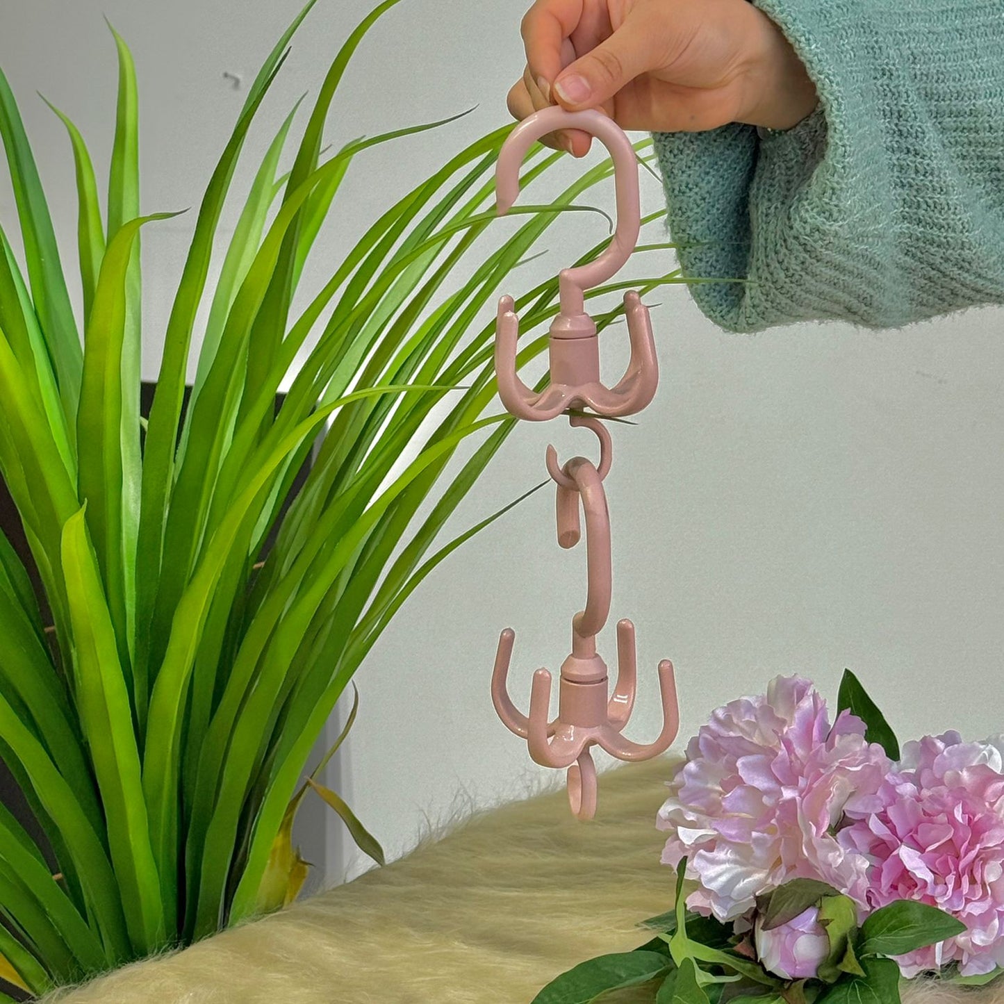 شماعة دوارة متعددة الخطافات