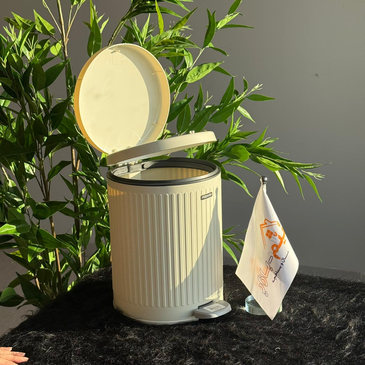 دوو ئەکشن پێداڵی و بنکەی پاشماوە – 2 قەبارە