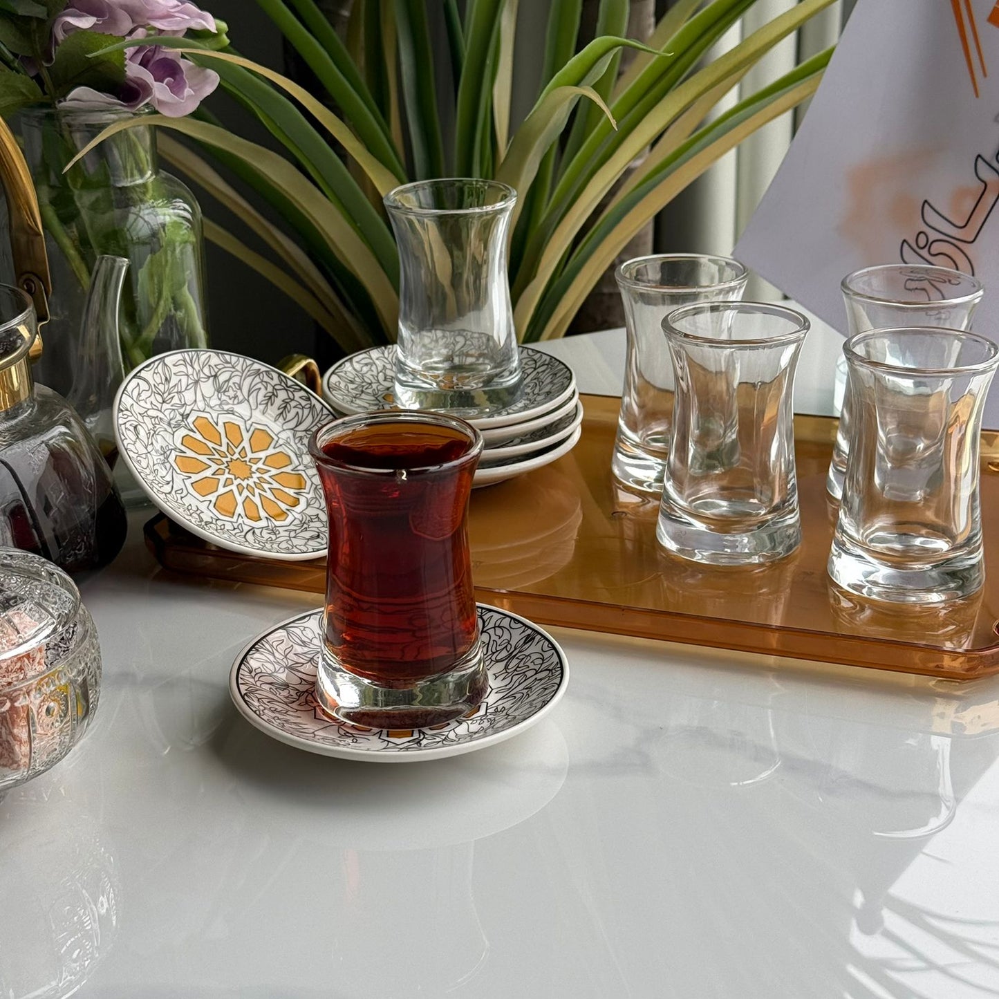 Double-Wall Tea Glass & Decorative Saucer Set