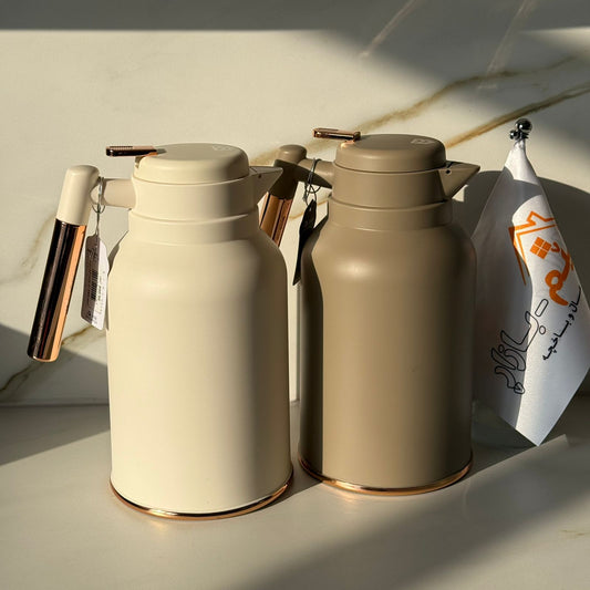 ترمس قهوة وشاي معزول أنيق