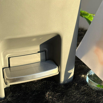 سەبەتەی پاشماوەی پێداڵی تەنک بە تایە