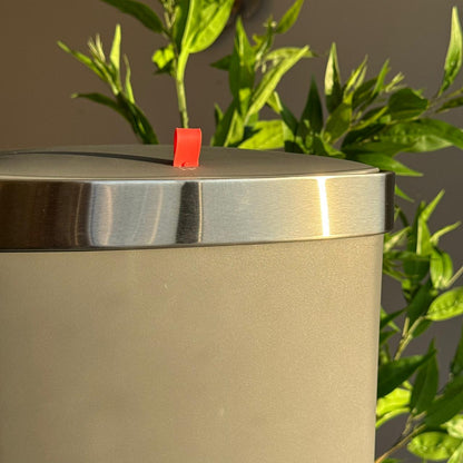 سەبەتەی پاشماوەی پێداڵی تەنک بە تایە