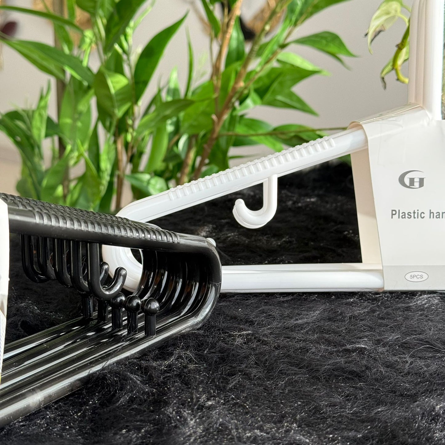 علّاقات ملابس بلاستيكية - طقم من 3 قطع