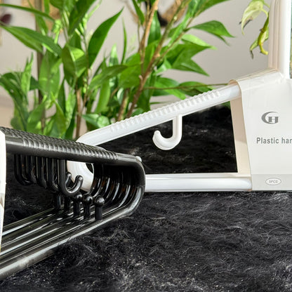 علّاقات ملابس بلاستيكية - طقم من 3 قطع