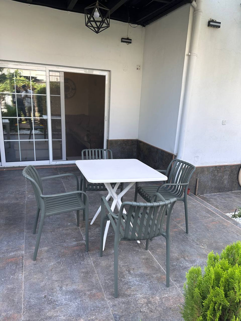 Hely Plastic Table & Zara Chair Outdoor Furniture Set